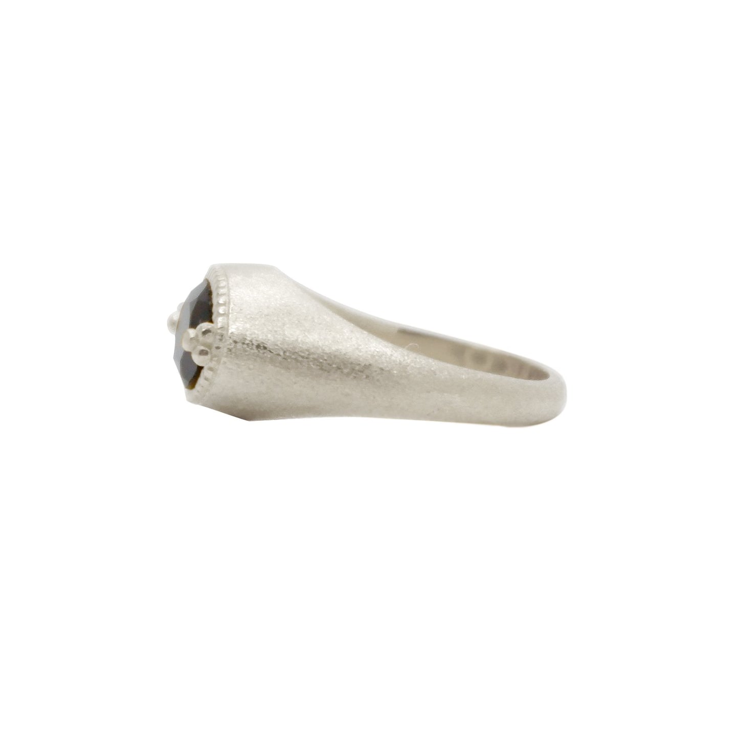 Thea Ring