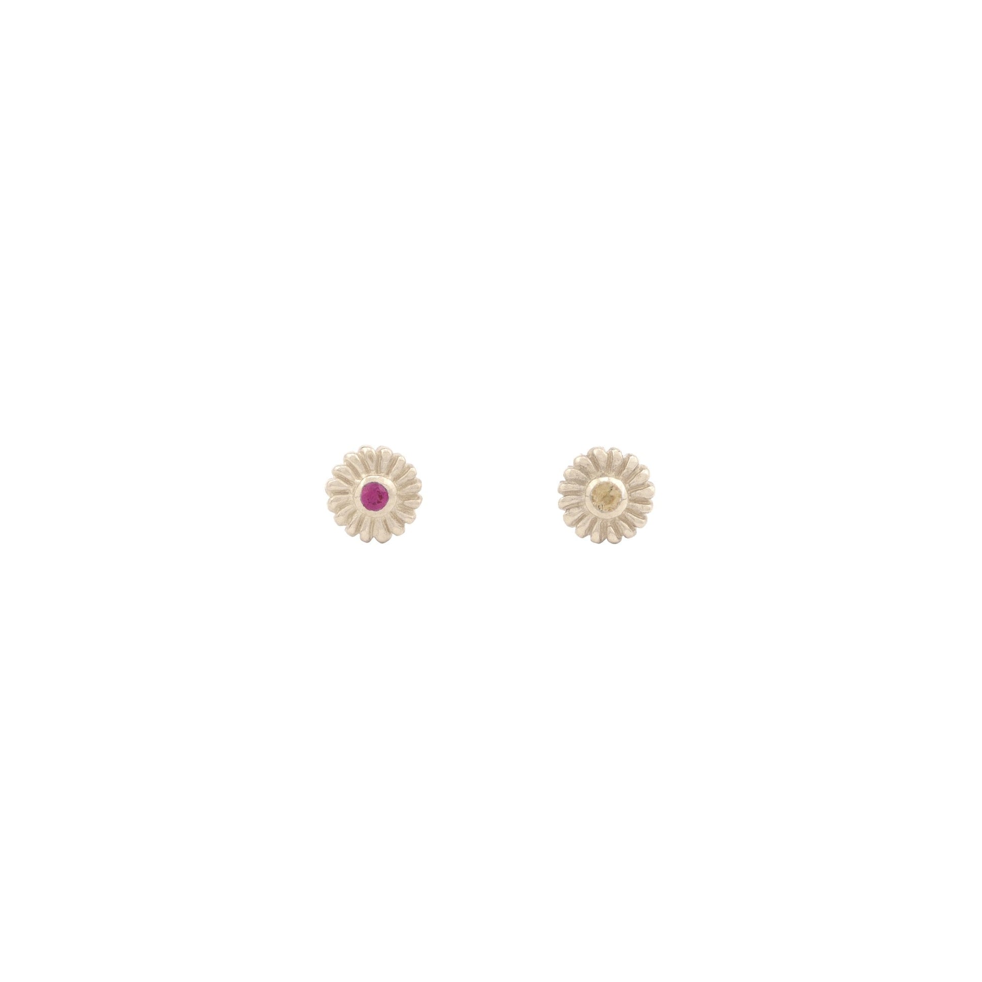 Daisy Flower Stud Earring with Gemstone - Hunt Of Hounds