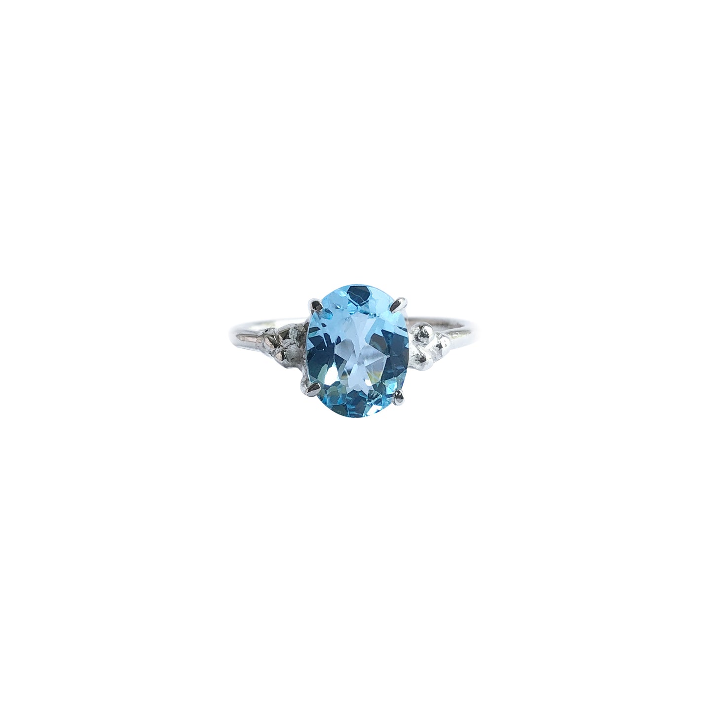 Tulang Solitaire with Blue Topaz
